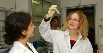 Chemikerinnen im Labor
