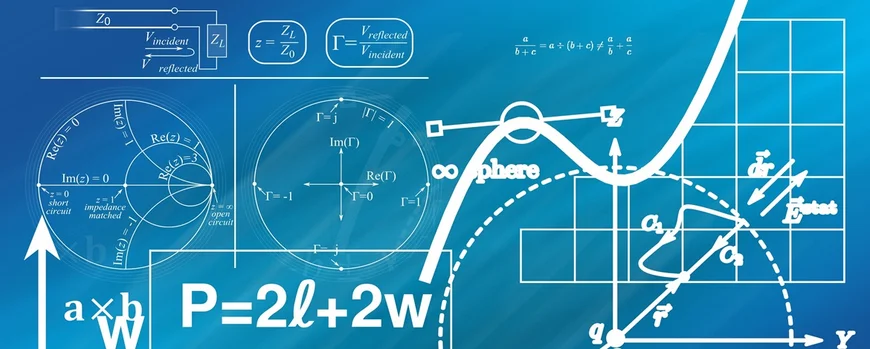 Ausschnitt eines Tafelbilds mit mathematischen Formeln und Diagrammen