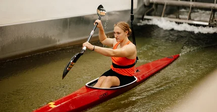 Hannah Spielhagen im Winter wird im Strömungskanal trainiert.