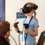 Kind mit VR Brille