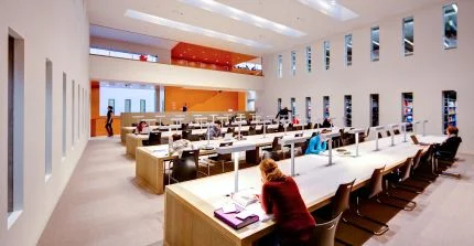 Promovierende in der Unibibliothek