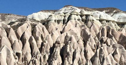 Erodierte Ascheströme eines Vulkankollapses auf dem anatolischen Hochplateau. | Foto: Manfred Strecker.