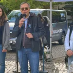 Bürgermeister Burkhard Exner dankt den Aktiven.