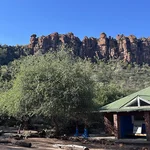 Haus vor einem Berg