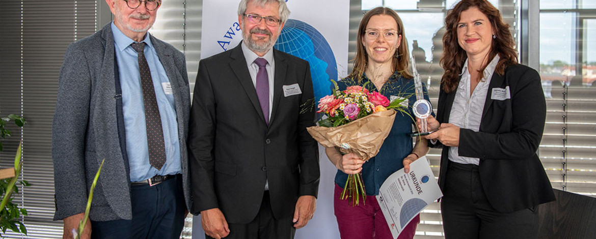 Dr. Anna Heidenreich erhält den Better World Award 2023 - ExTRASS