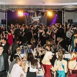 Licht und Glanz: Erstmals verwandelt sich die Mensa in Griebnitzsee in einen Ballsaal.