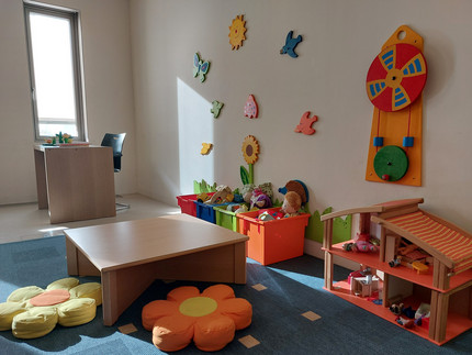 Einrichtung Eltern-Kind-Raum Bibliothek Golm