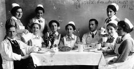 Krankenschwesterschülerinnen anno 1919 im jüdischen Krankenhaus Berlin