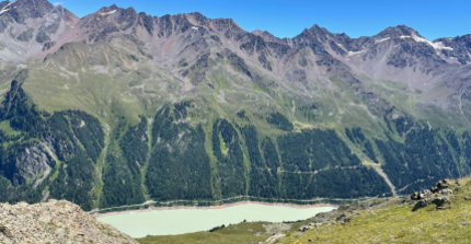 Deep-seated gravitational slope deformations along the Gepatsch reservoir (Photo: Joaquin Ferrer)