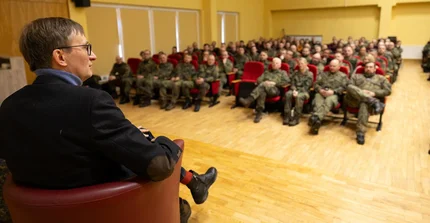 Prof. Neitzel Addresses Lithuanian Soldiers