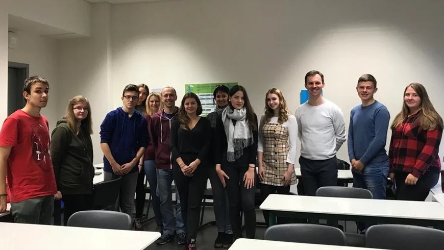 Deutsche und polnische Studierende im Lehrraum