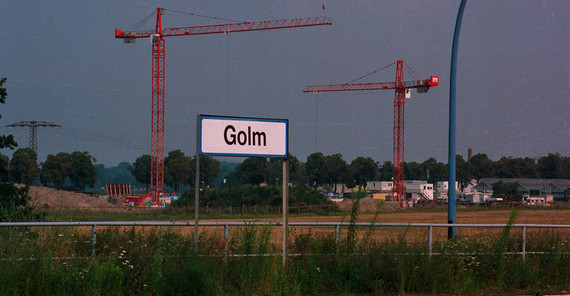 Schild auf dem "Golm" steht am Bahnhof.