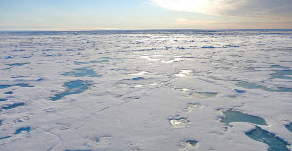 Mit fortschreitender globaler Erwärmung wird ein verstärkter Rückzug des Meereises im Arktischen Ozean erwartet. Der neu beschriebene ozeanische Hitzekanal, der Wärme in die hohen nördlichen Breiten pumpt, könnte diesen Prozess sogar noch beschleunigen. | Copyright: Stefanie Kaboth-Bahr, Universität Potsdam