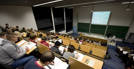 Hörsaal mit Studierenden