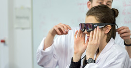 Respondent at the Industry 4.0 Application Center. Photo: Thomas Roese.