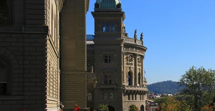 Das Bild zeigt das Bundeshaus in Bern.