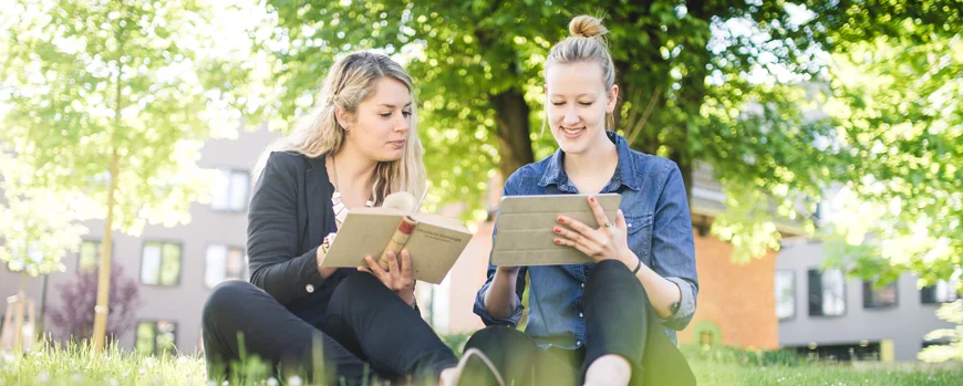 Students at the Griebnitzsee campus