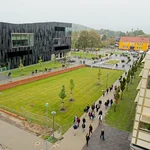 Die nördliche Ost-West-Achse von 1939 wurde Portal und Öffnungsangebot, Kommunikationsfläche und Erholungsbereich, 2014. Foto: Karla Fritze.