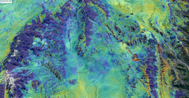 Radarinterferometrische Karte des nördlichen Calchaquital mit Farbkodierung für Geschwindigkeiten der Hangbewegungen. Das Foto ist von Bodo Bookhagen