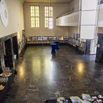 Im Foyer des Haus 5 konnten sich die Gäste die Wanderausstellung zum 30. Jubiläum ansehen, ein Glas Wein genießen und den Bildband „30 Jahre Uni Potsdam“ als Geschenk mit nach Hause nehmen