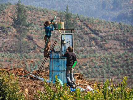 Beregnungsversuch auf einer abgeholzten Waldfläche in der Region Biobío (Chile).