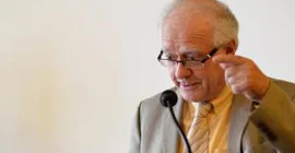 Prof. Dr. Otmar Seul beim Dank für die Festschrift: Die deutsch-französischen Rechtsbeziehungen, Europa und die Welt – Les relations juridiques franco-allemandes, l’Europe et le monde, Liber amicorum Otmar Seul, hrsg. v. Tilman Bezzenberger, Joachim Gruber und Stephanie Rohlfing-Dijoux, Nomos Verlagsgesellschaft, Baden-Baden 2014