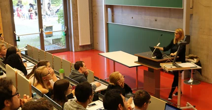 Hanna in front of students