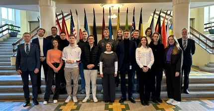 Die Reisegruppe im Baltic Defence College.