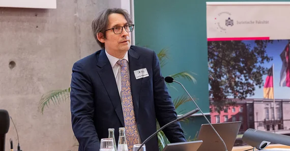 Prof. Dr. Roland Ismer, Direktor des Steuer- und Finanzrechtlichen Instituts der Universität Potsdam.