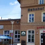 11- Vietnamesisches Restaurant, Thai Massage und Club "Happy End" am Bahnhof Drewitz in Potsdam, Babelsberg (Vietnamesisch, Thai, Englisch, Deutsch).