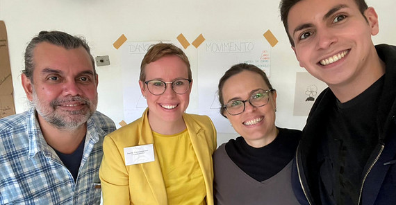 Gastgeber an der FEUSP, Prof. Dr. Agnaldo Arroio mit Prof. Dr. Winnie-Karen Giera, Dr. Andrea Schmitz aus dem brasilianischen Team und Walid Badawie (v.l.n.r.)