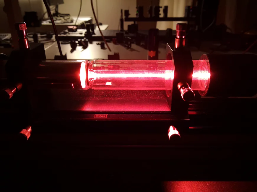 leuchtende Laserröhre