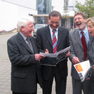 Gut gelaunt in Golm: Rektor Prof. Dr. Wolfgang Loschelder, Brandenburgs Ministerpräsident Matthias Platzeck, Potsdams Oberbürgermeister Jann Jakobs und Brandenburgs Wissenschaftsministerin Prof. Dr. Johanna Wanka (v.l.n.r.)