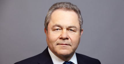 Portraitfoto von Dr. Günter Peine