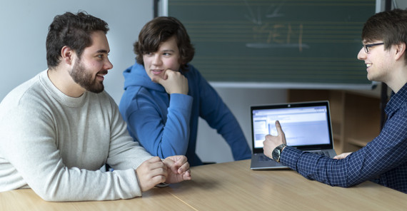 Students of the iGEM-Team. Photo: Thomas Roese.