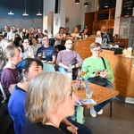 Das vollbesetzte Café Kellermann