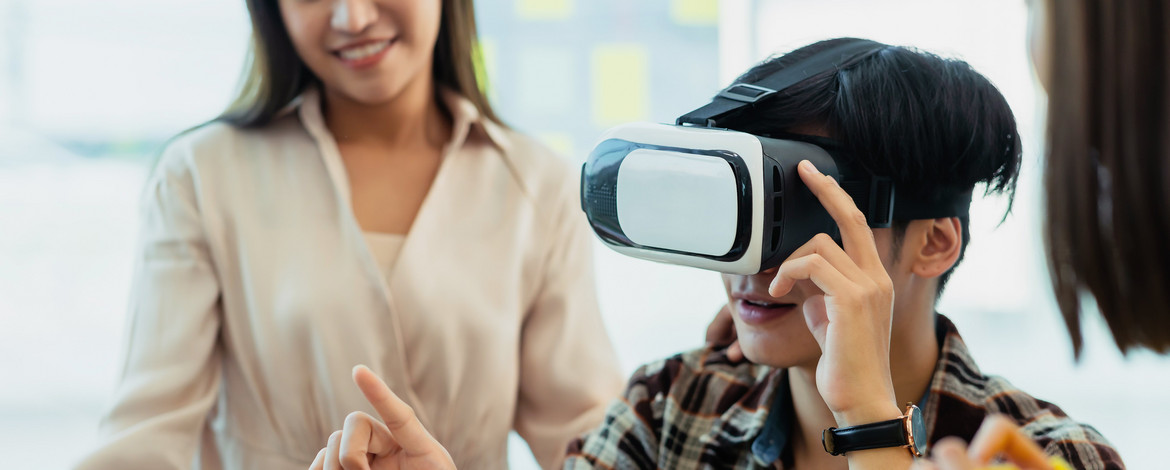 Innovative Educational Concepts with VR