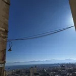 Ausblick von einer Gasse auf das Umland von Cagliari