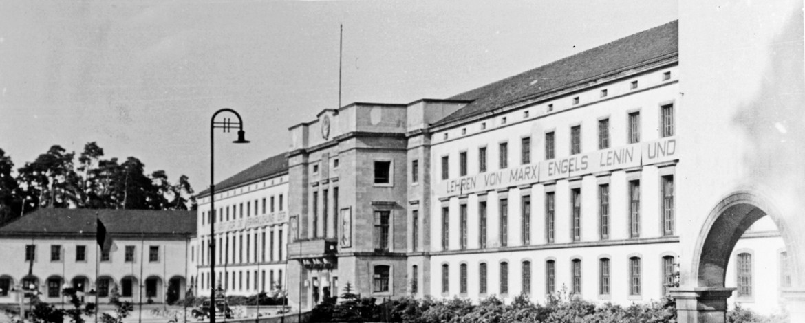 Neubau der Juristischen Hochschule (JHS) des MfS in Potsdam, Dezember 1989