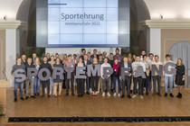 Das Bild zeigt die geehrten SportlerInnen aus dem letzten Jahr.