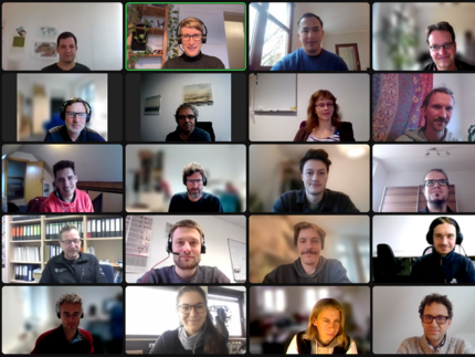 Screenshot einer Videokonferenz mit 25 gut gelaunten Teilnehmenden | Foto: Cosmic Sense Consortium