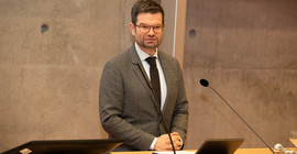 Dr. Marco Buschmann hält seine Ansprache