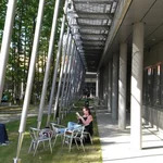 Innenhof vor der Cafeteria