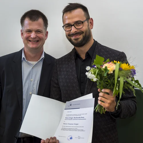 Prof. Dr. Johannes Haag mit dem Preisträger Vinzenz Hoppe