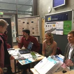 Seitenansicht Stand International Day