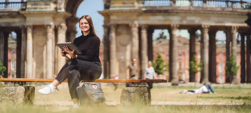 Internationale Studierenden unterhalten sich