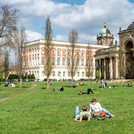 Studien(liege)platz: Campuswiese Am Neuen Palais