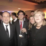 Studierende mit Présidente Hollande und Bundeskanzlerin Merkel