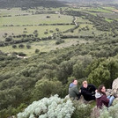 Studierende auf dem Tafelberg der punischen Ausgrabungsstätte Pani Loriga