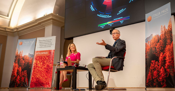 Tyler Prize-Träger Prof. Dr. Johan Rockström im Podiumsgespräch mit der Direktorin des Alfred Wegner Instituts, Prof. Dr. Antje Boetius, heute im Audimax der Universität Potsdam.